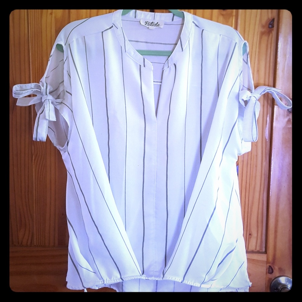 Cold shoulder short sleeve blouse